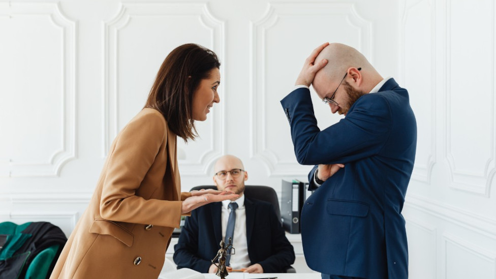Imagens com gráficos e dados